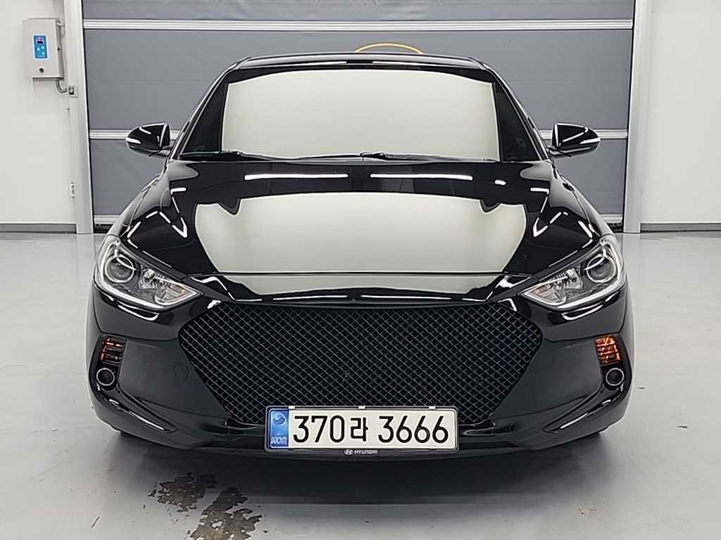 HYUNDAI Avante - Vista 2