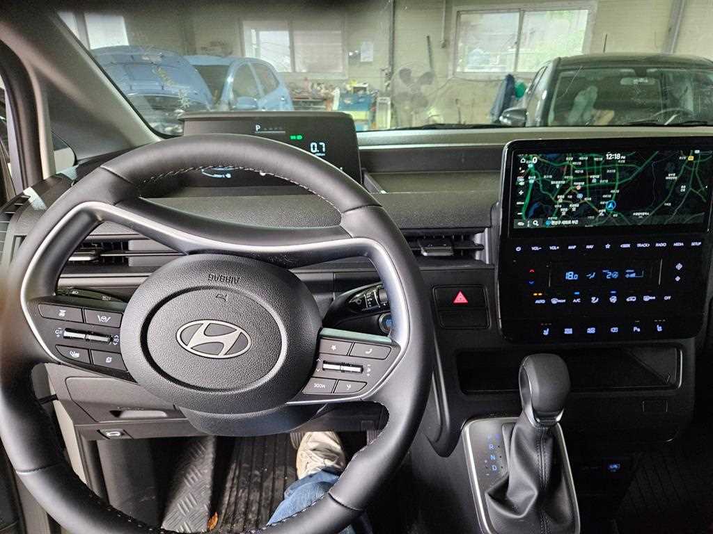 HYUNDAI Staria - Vista 6