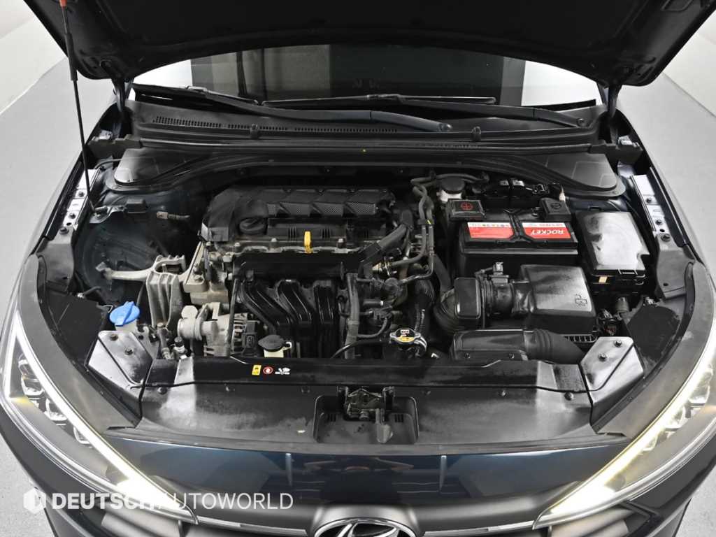 HYUNDAI Avante - Vista 6
