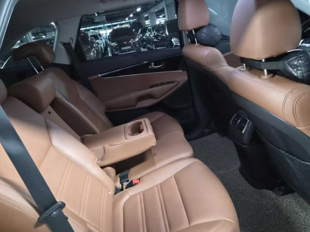 KIA Sorento - Vista 7