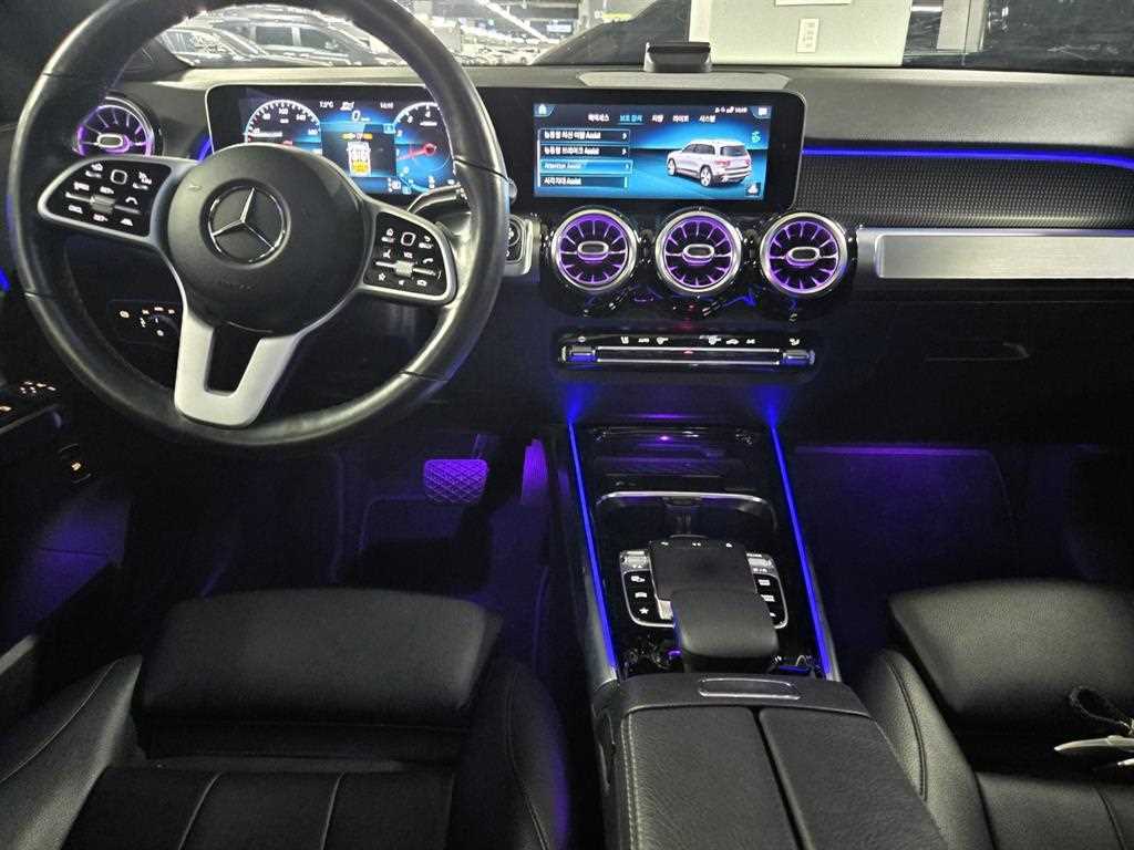 Mercedes Benz GLB Class - Vista 5