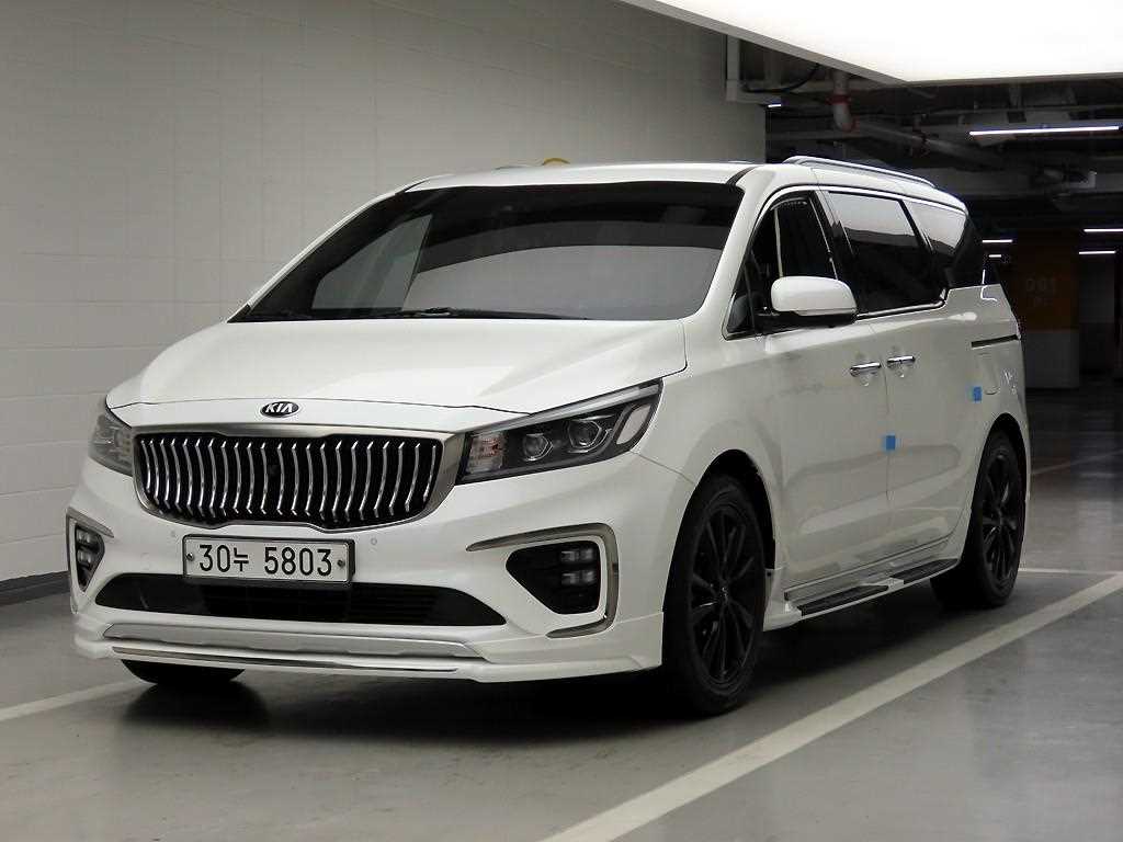 KIA Carnival - Vista 2