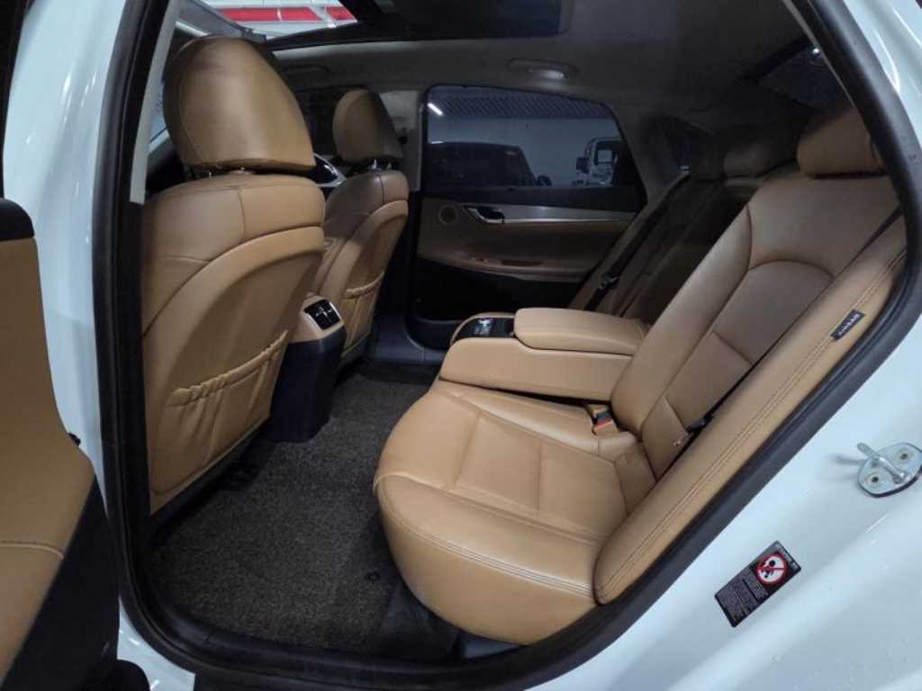 HYUNDAI Grandeur - Vista 9