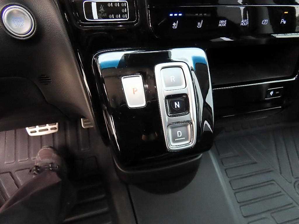 HYUNDAI Staria - Vista 11