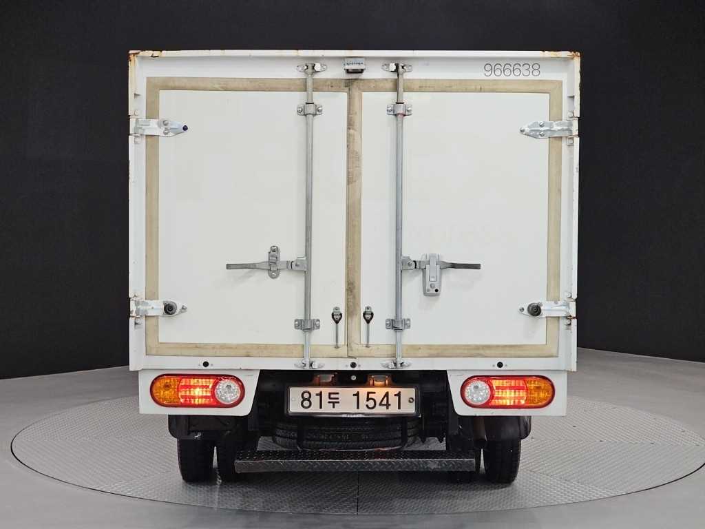 Small Truck Cargo (small) - Vista 3