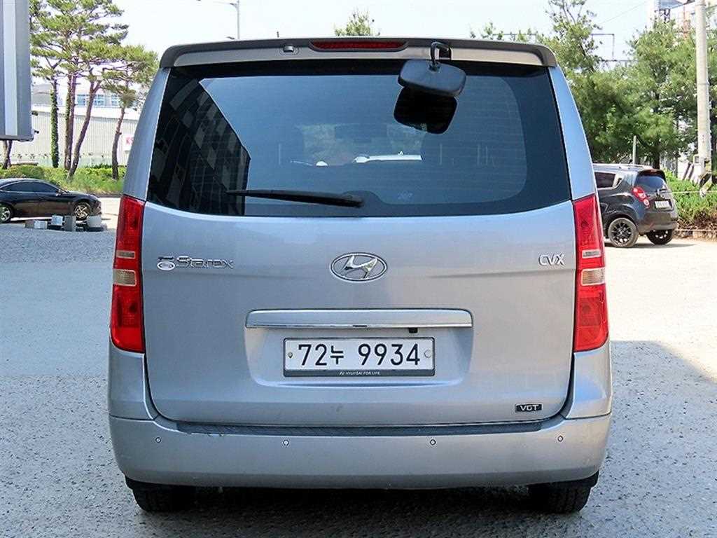 HYUNDAI Starex - Vista 4