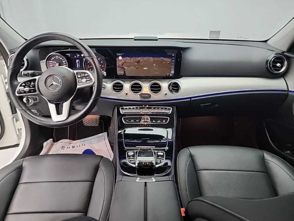 Mercedes Benz E class - Vista 7