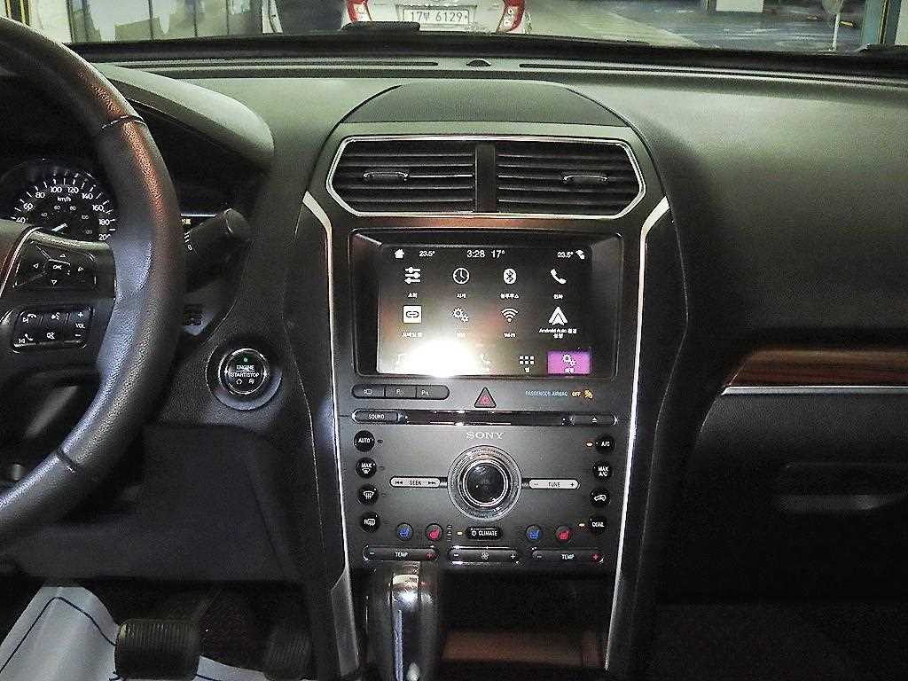 Ford Explorer - Vista 11
