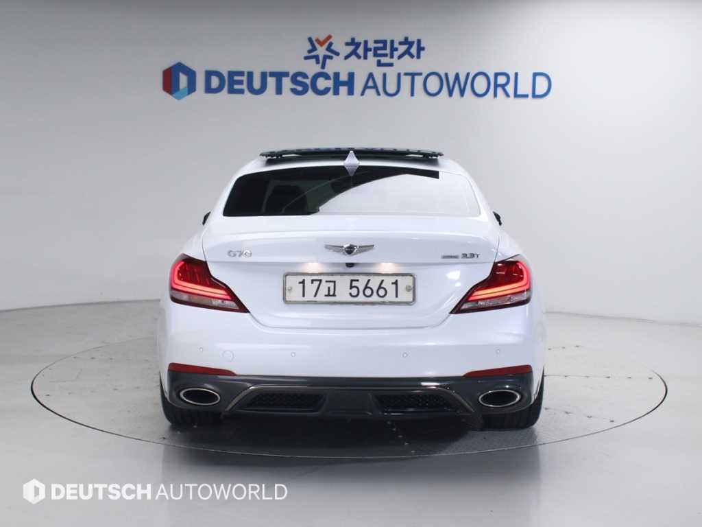 Genesis G70 - Vista 4