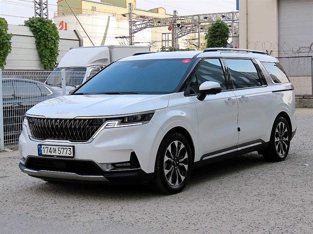 KIA Carnival - Vista 2