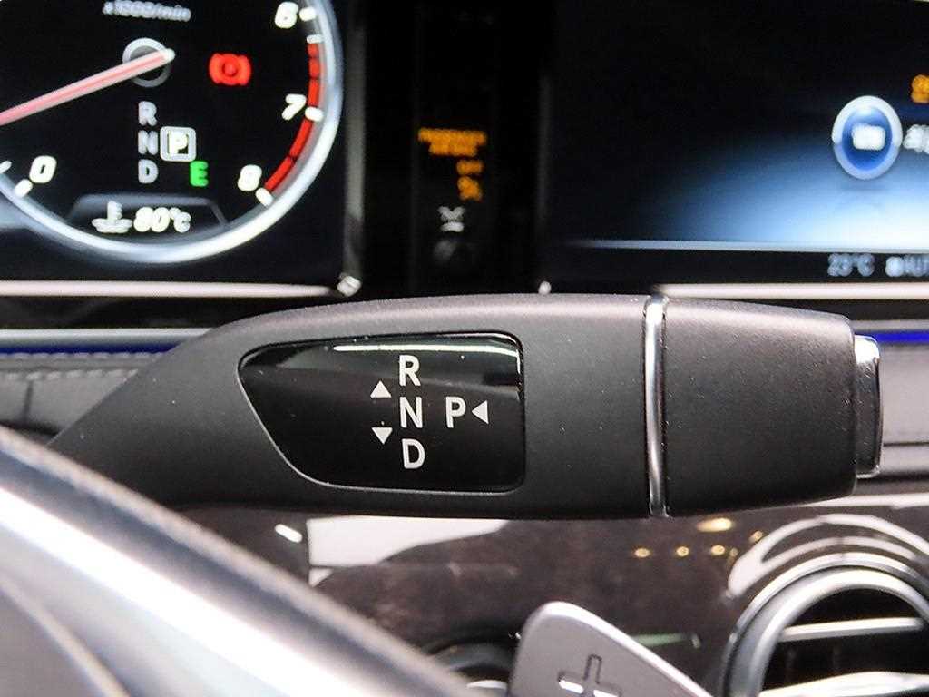 Mercedes Benz S Class - Vista 10
