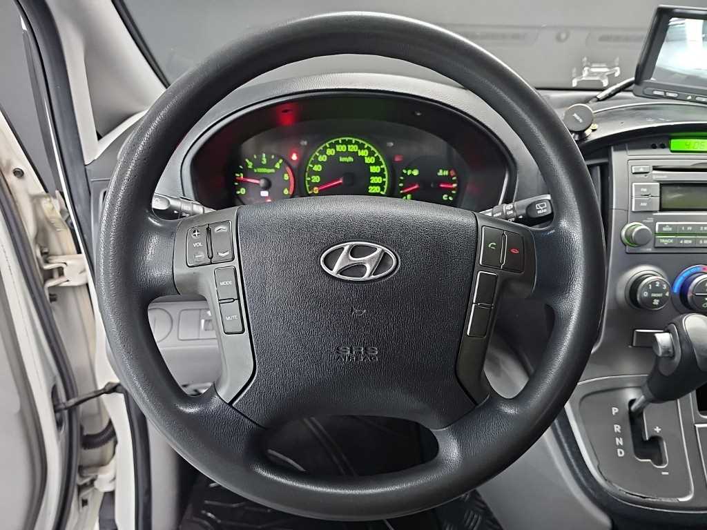 HYUNDAI Starex - Vista 7