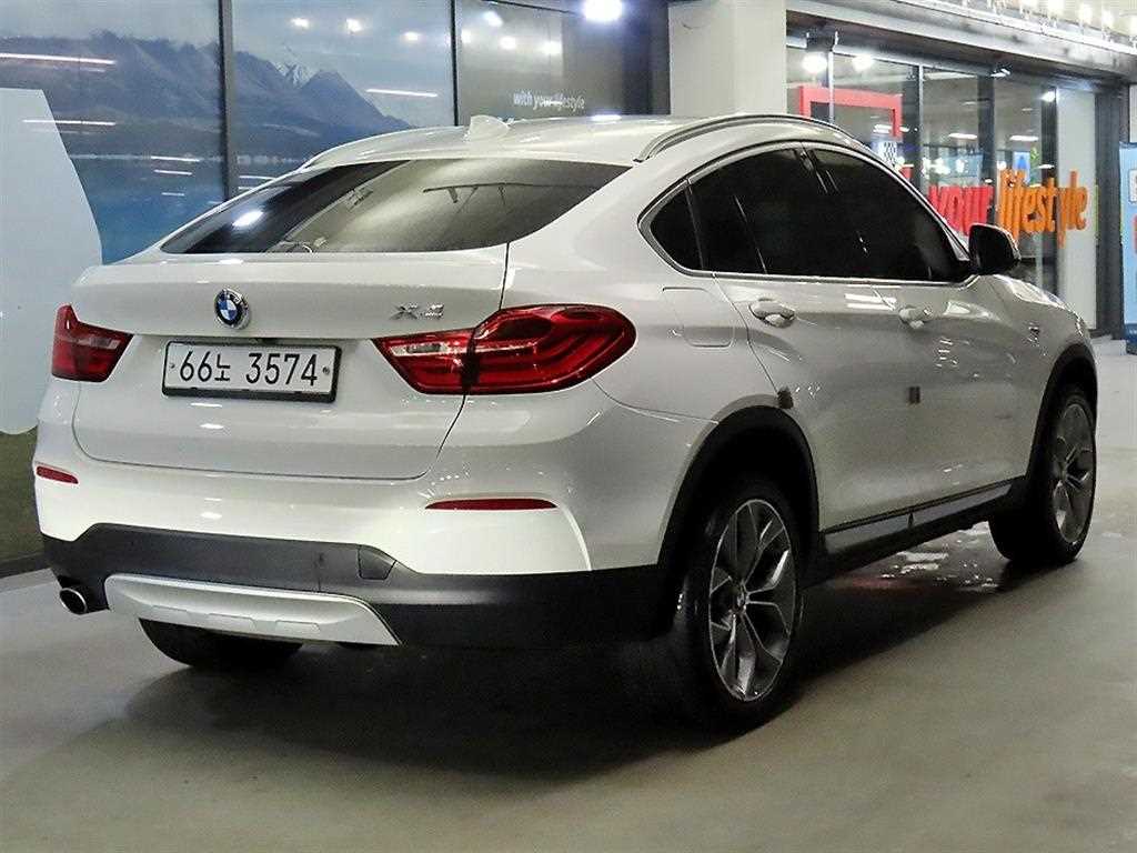 BMW X4 - Vista 4