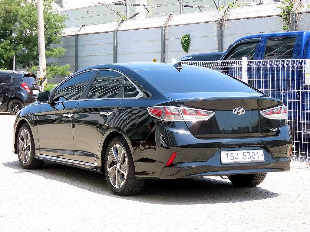 HYUNDAI Sonata - Vista 3