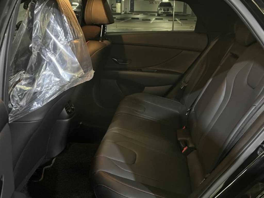 HYUNDAI Avante - Vista 6