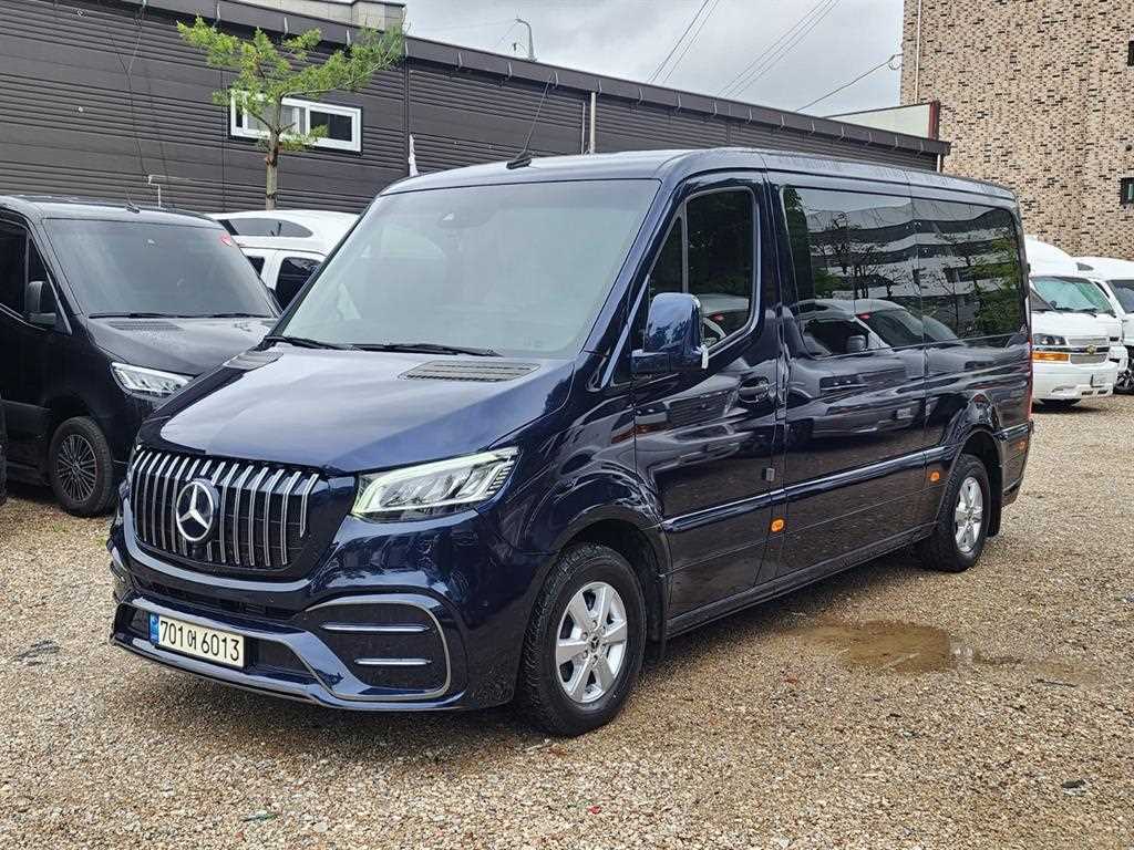 Mercedes Benz Sprinter 2022 Azul - Importación desde Corea - HF Imports Iquique - Foto 1