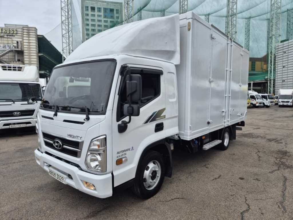 medium and large cargo truck - Vista 3