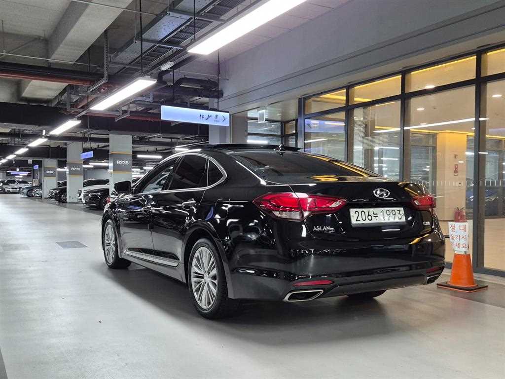 HYUNDAI Aslan - Vista 3