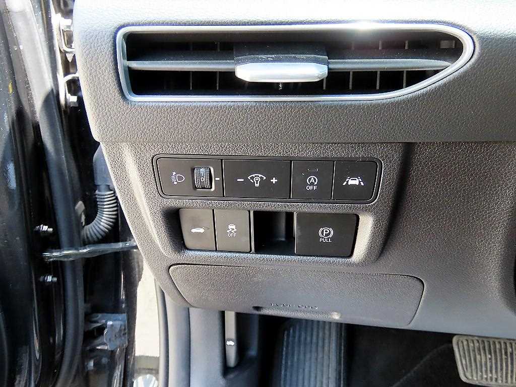 HYUNDAI Sonata - Vista 12