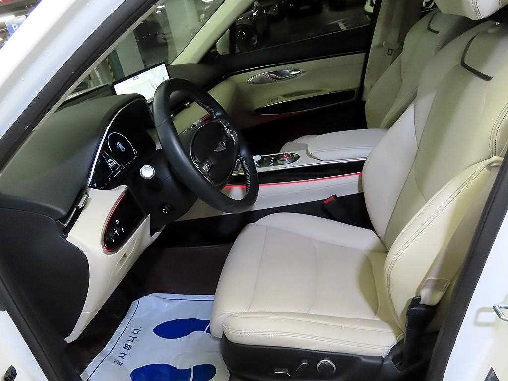 Genesis GV70 - Vista 6