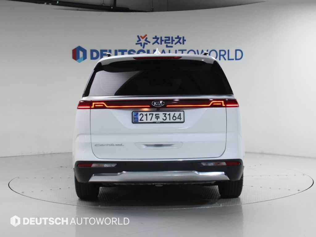 KIA Carnival - Vista 4