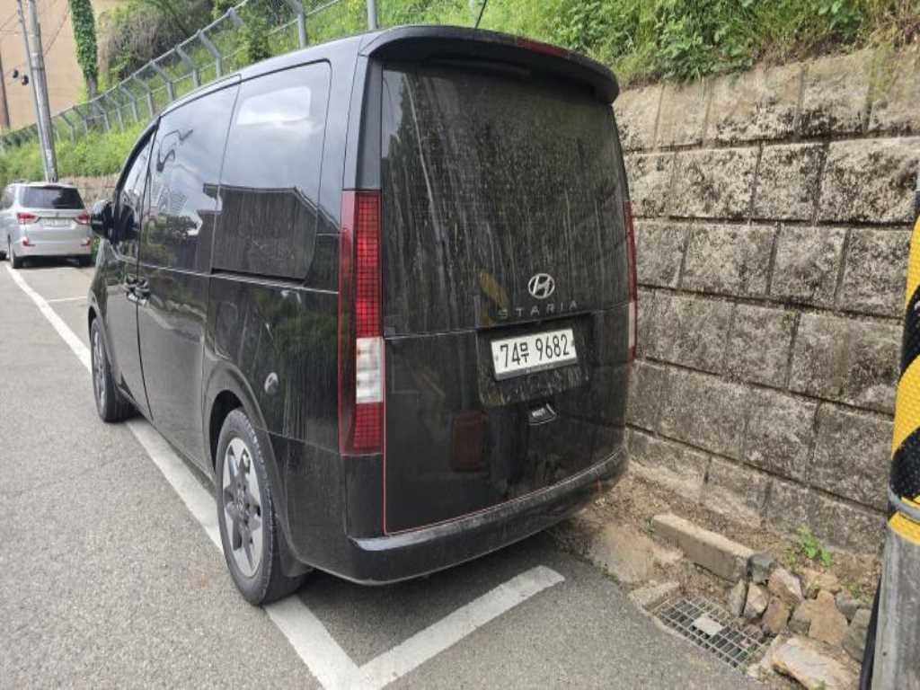 HYUNDAI Staria - Vista 2