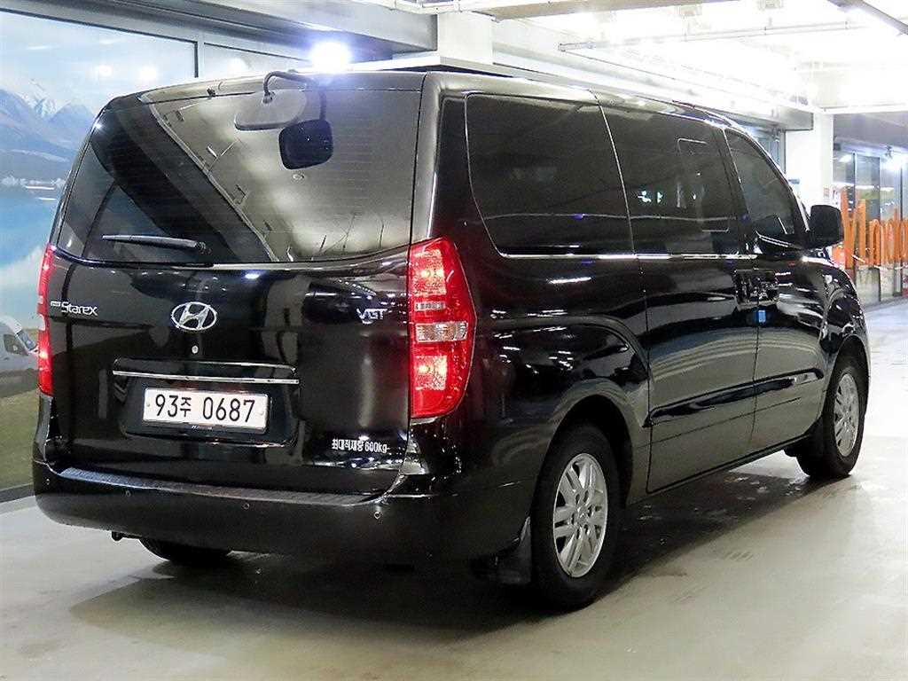HYUNDAI Starex - Vista 4