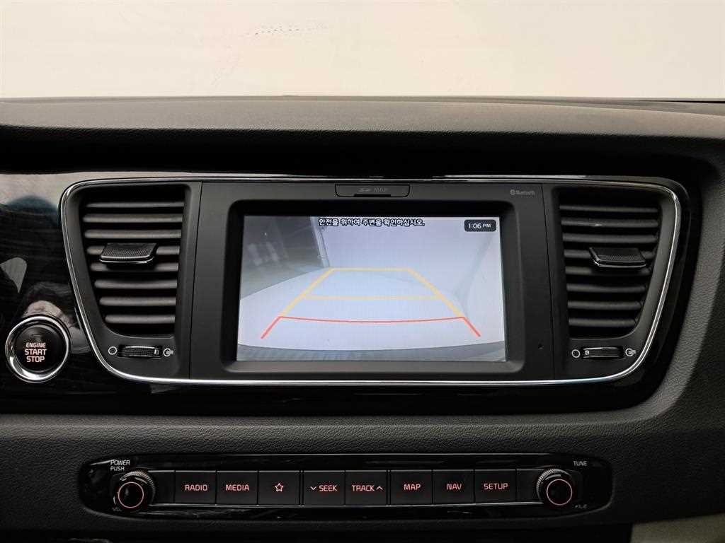 KIA Carnival - Vista 10