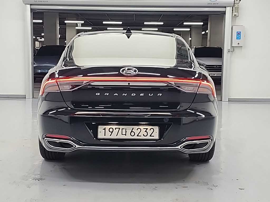 HYUNDAI Grandeur - Vista 3
