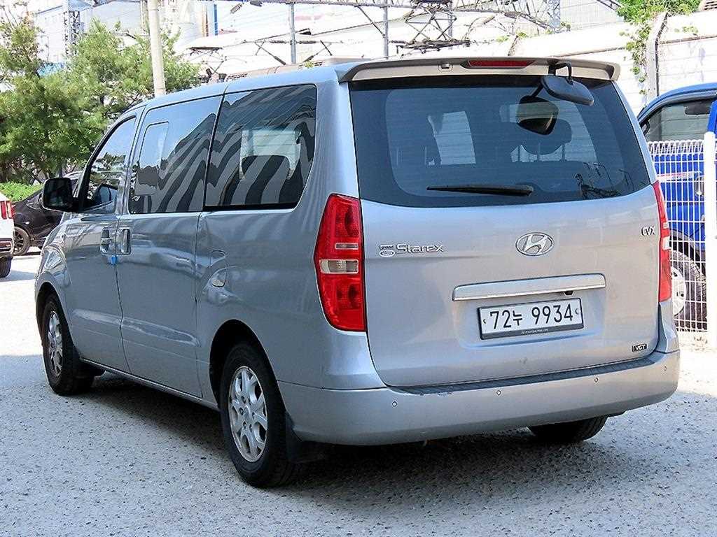 HYUNDAI Starex - Vista 3