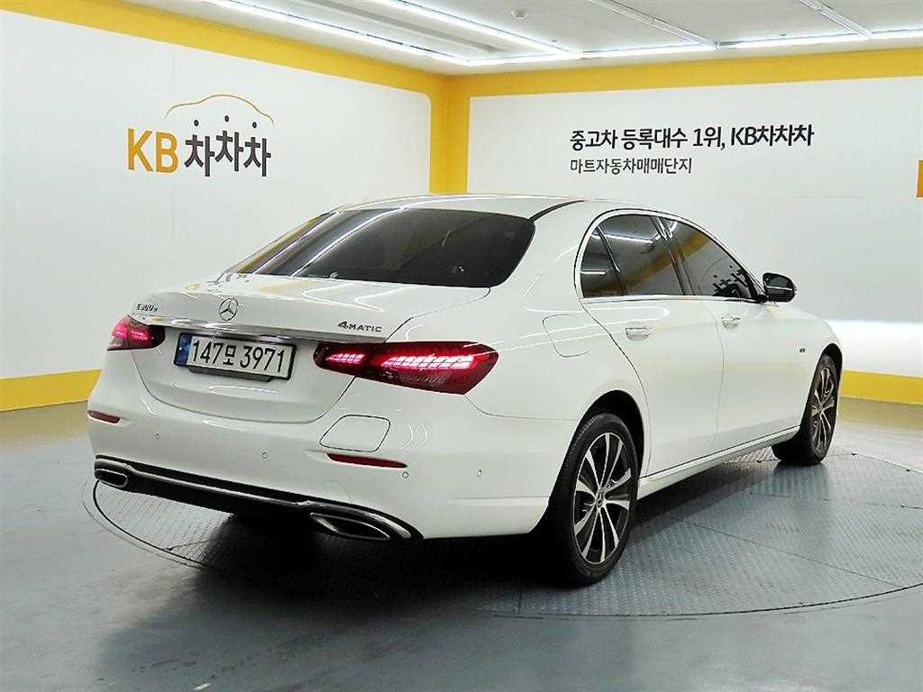 Mercedes Benz E class - Vista 4