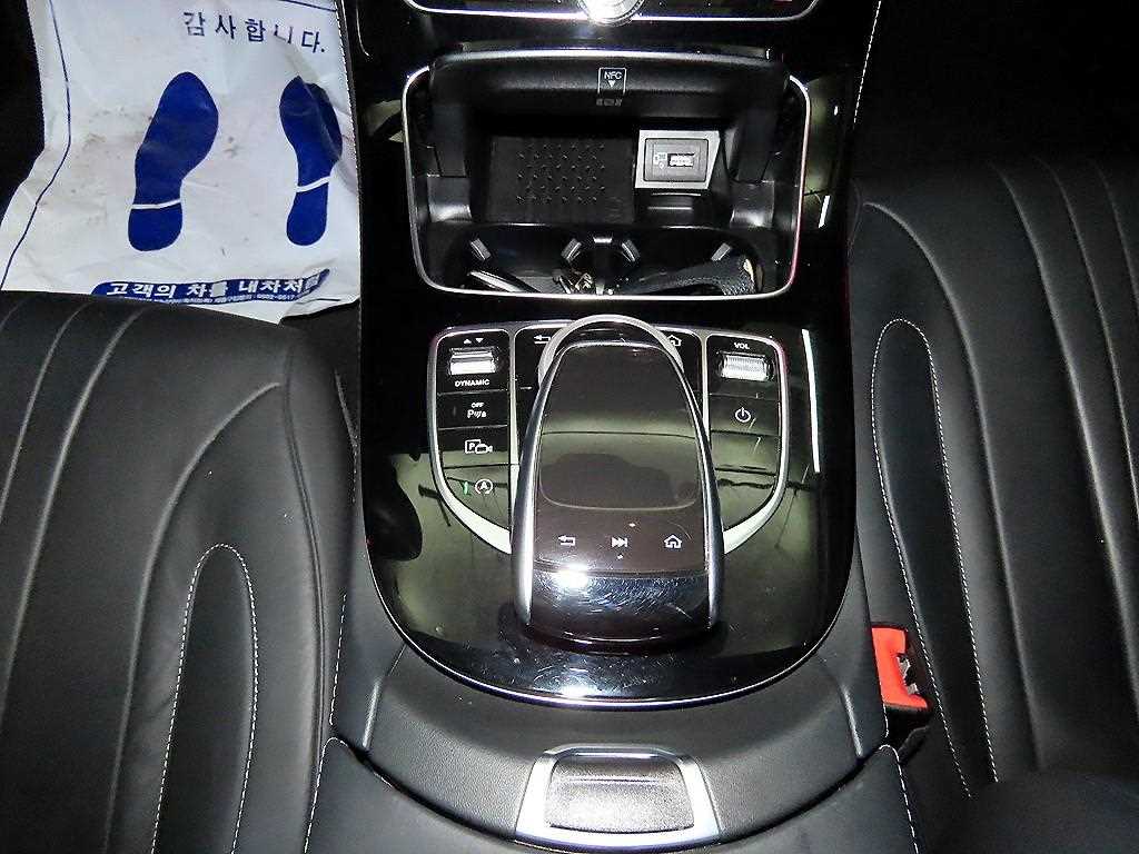 Mercedes Benz CLS Class - Vista 12