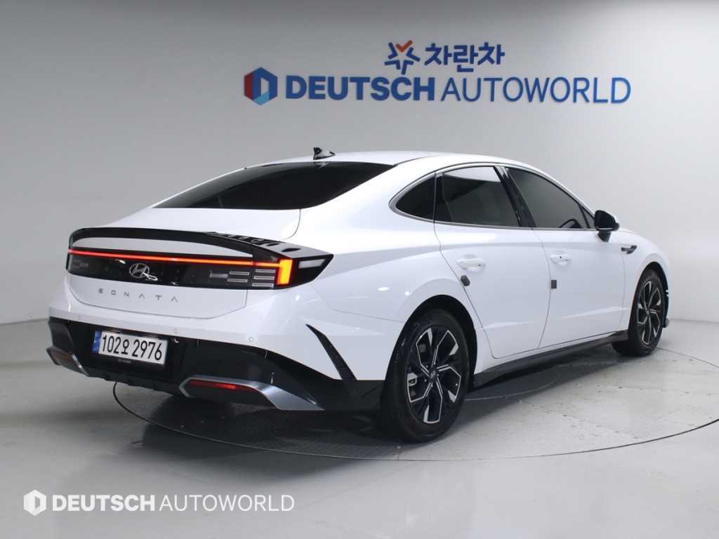 HYUNDAI Sonata - Vista 2