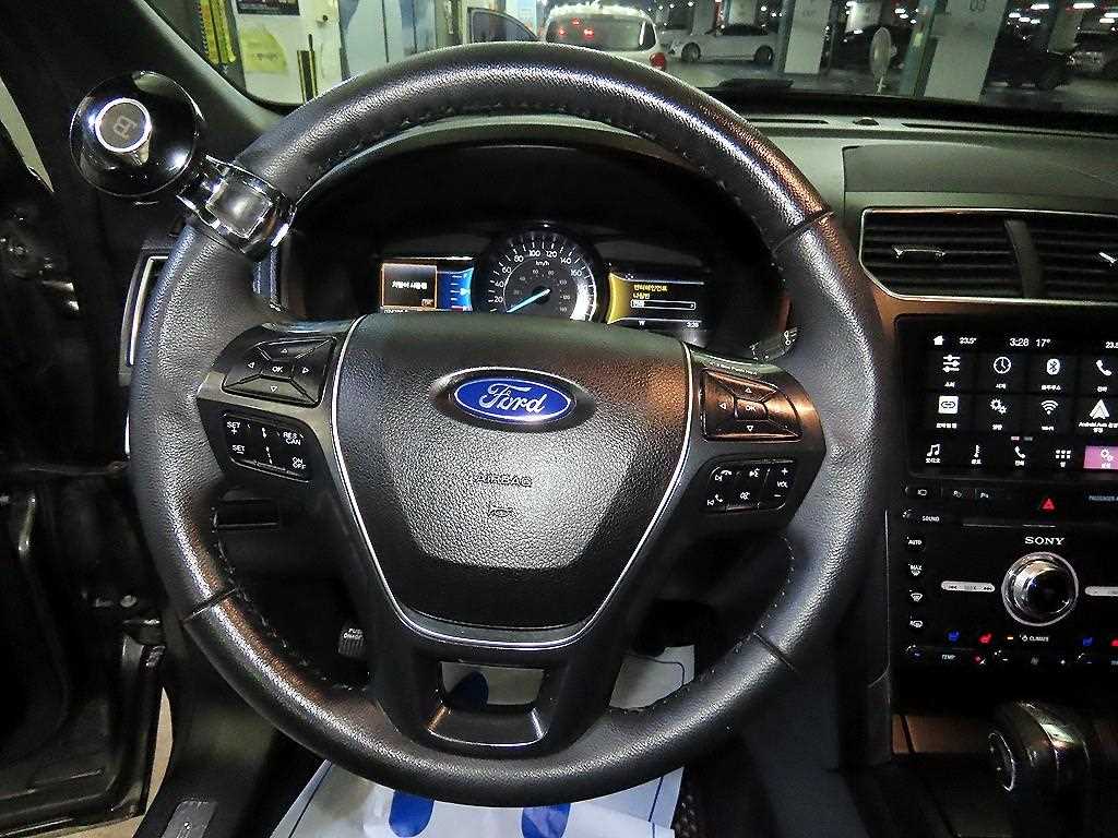 Ford Explorer - Vista 8