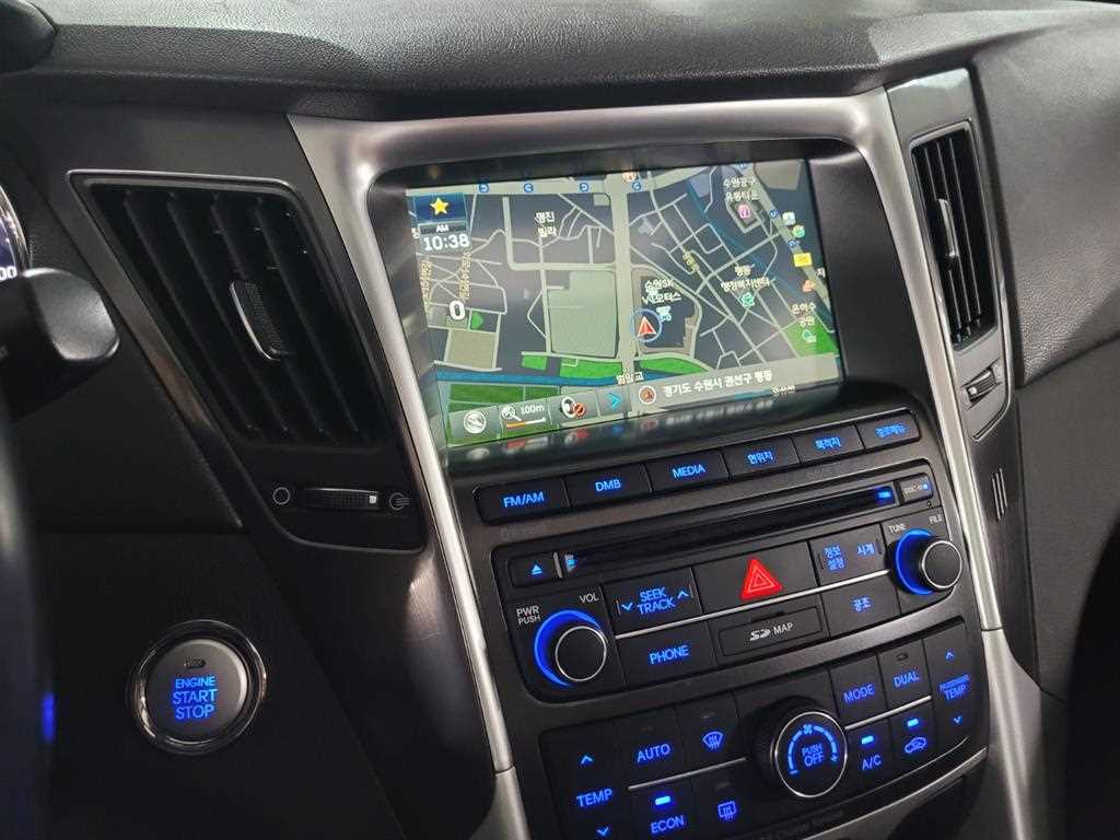 HYUNDAI Sonata - Vista 10
