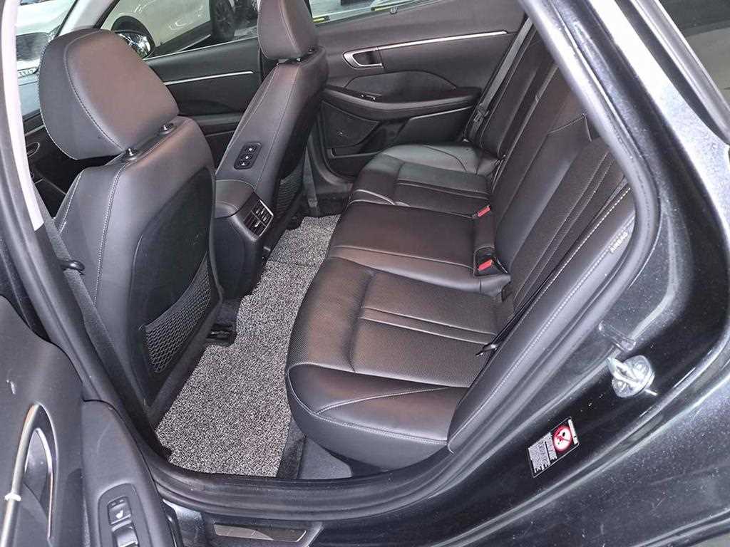 HYUNDAI Sonata - Vista 7