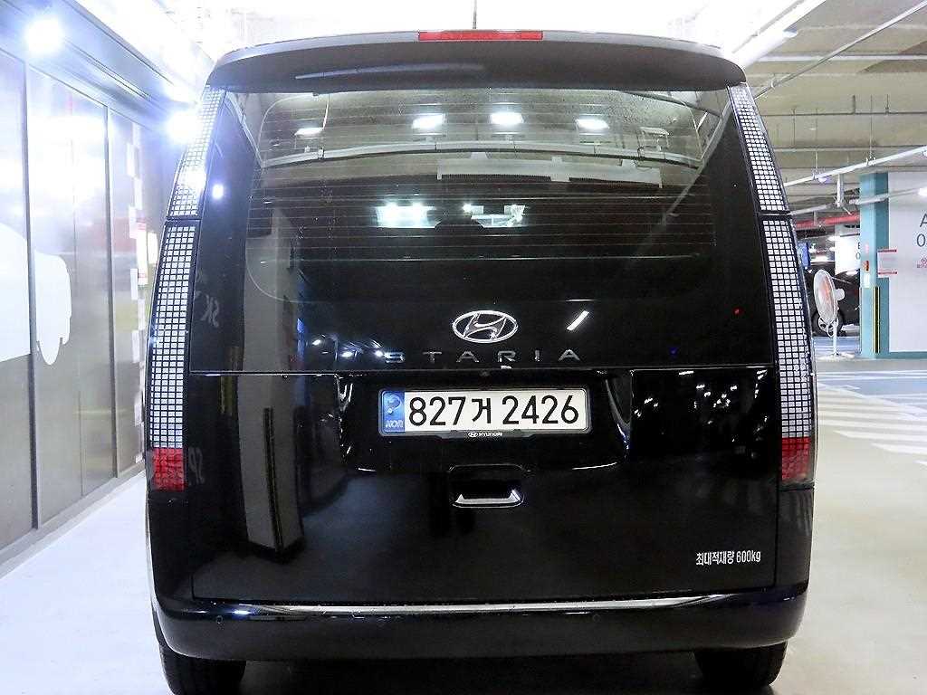 HYUNDAI Staria - Vista 5