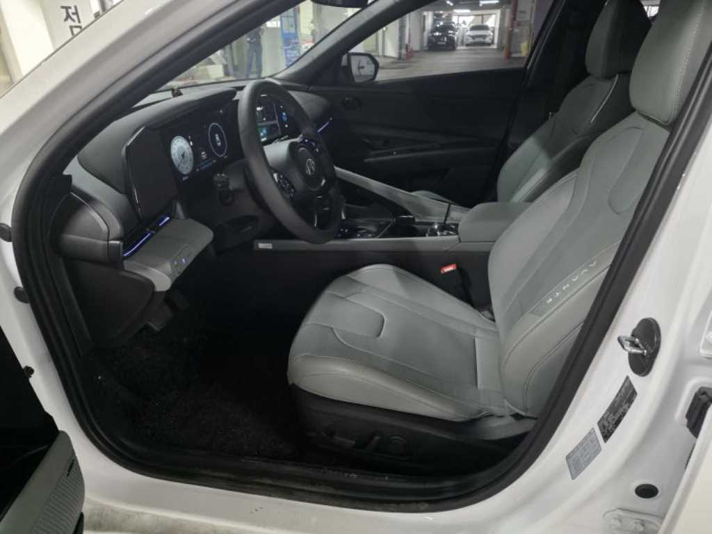 HYUNDAI Avante - Vista 6