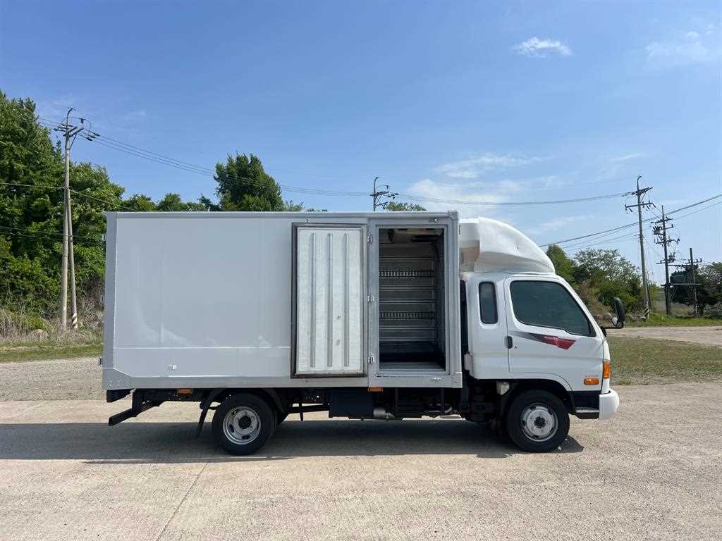 medium and large cargo truck - Vista 5