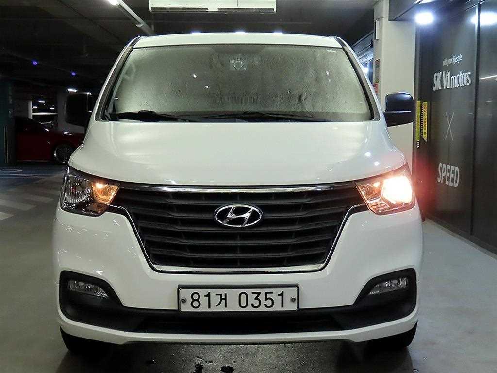HYUNDAI Starex - Vista 2
