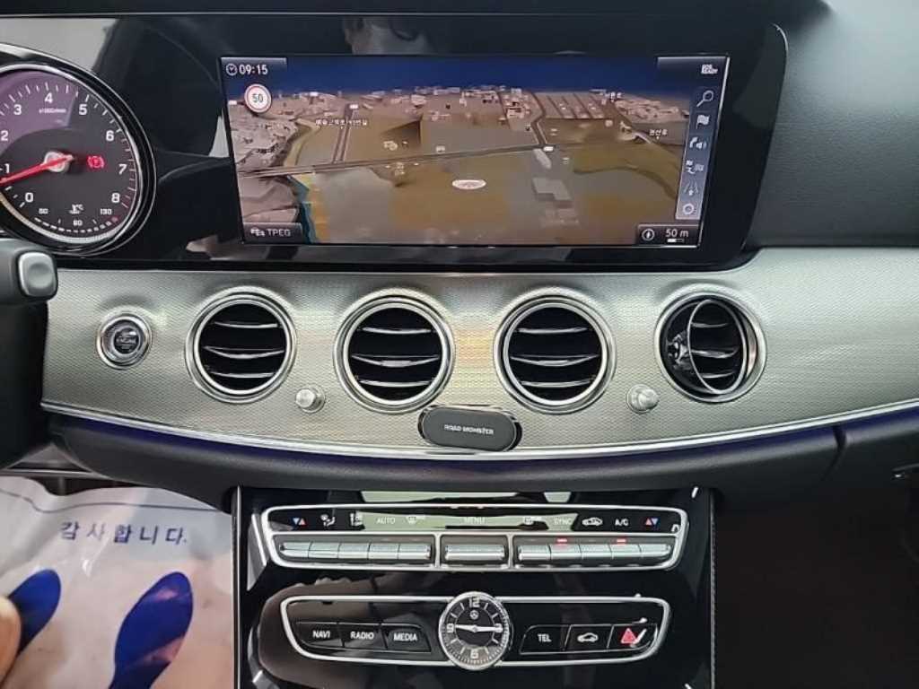 Mercedes Benz E class - Vista 10