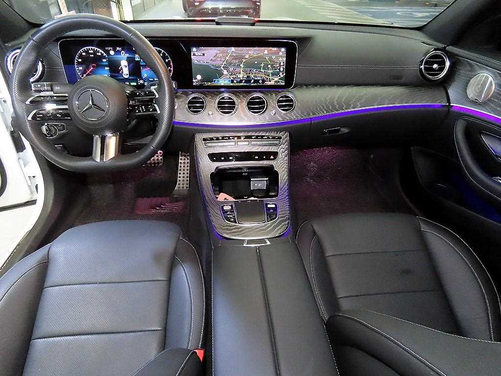 Mercedes Benz E class - Vista 10