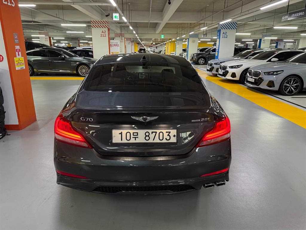 Genesis G70 - Vista 6