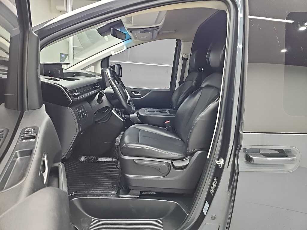 HYUNDAI Staria - Vista 11