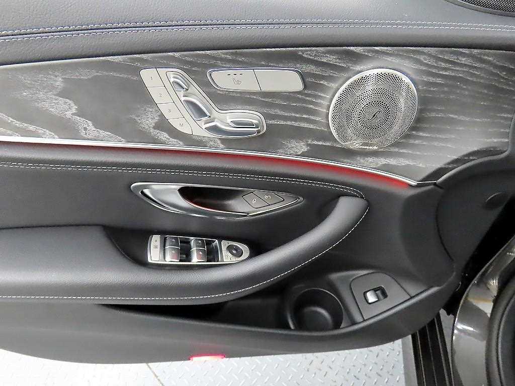 Mercedes Benz E class - Vista 11