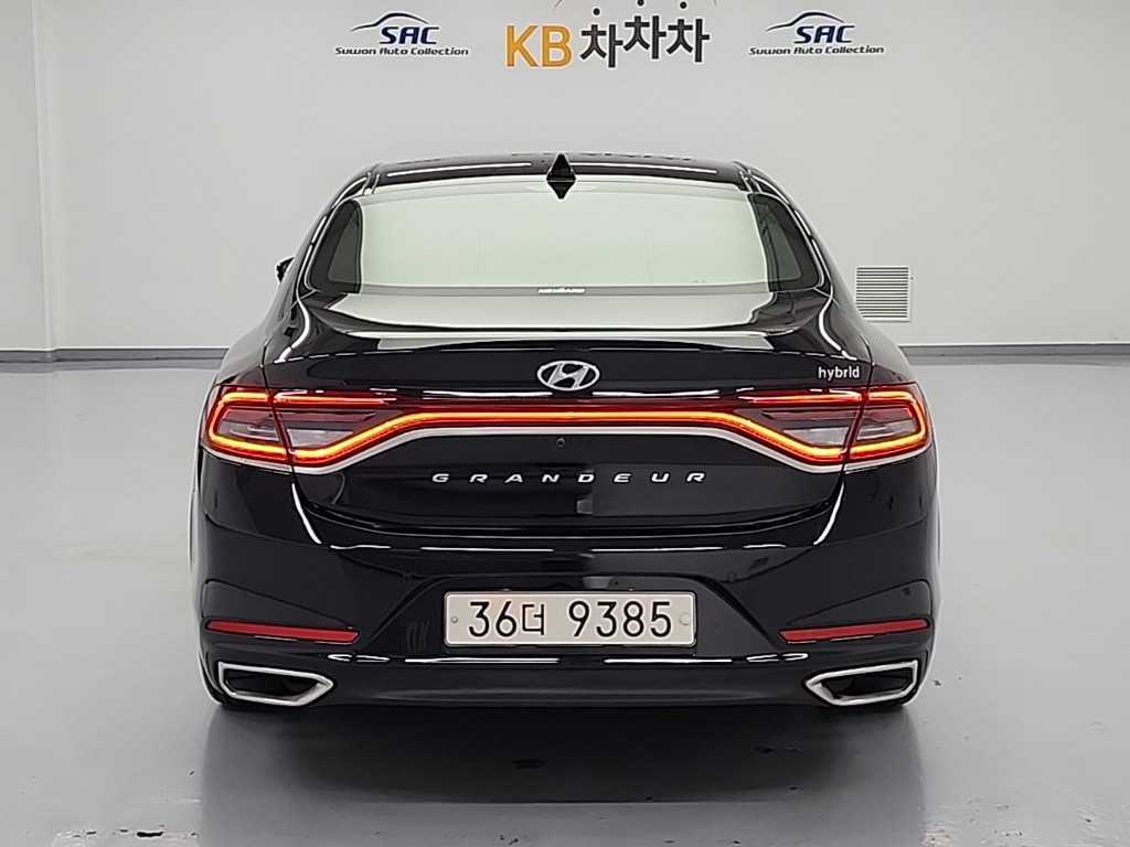 HYUNDAI Grandeur - Vista 3