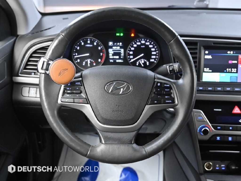 HYUNDAI Avante 2016 Negro - Importación desde Corea - HF Imports Iquique - Foto 13