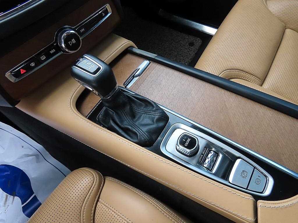 Volvo XC90 - Vista 11