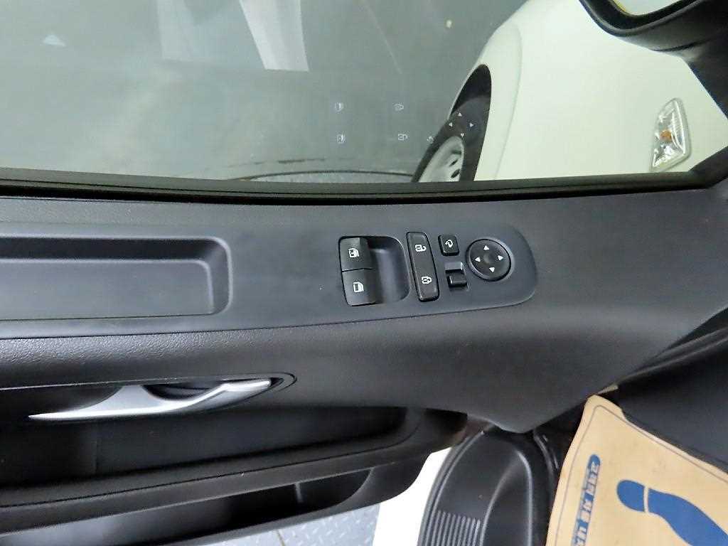 HYUNDAI Staria - Vista 11