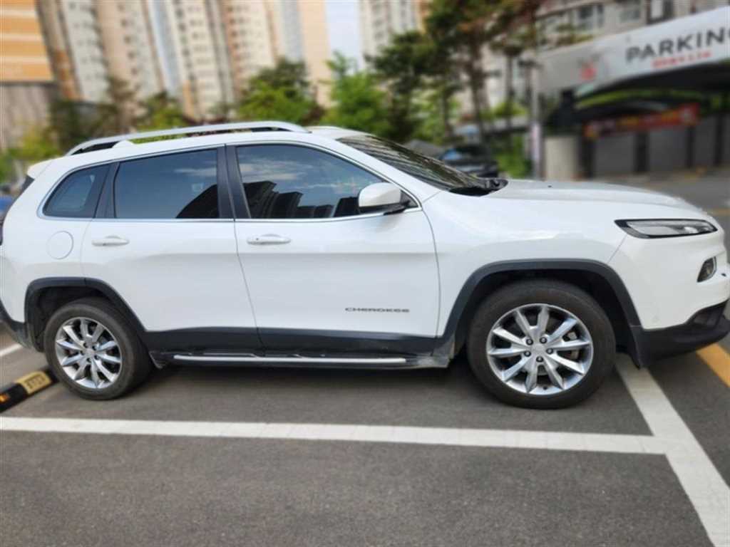 Jeep Cherokee - Vista 4